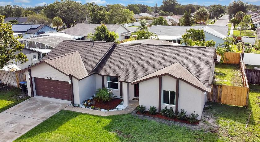 Luxury Villa in Orlando with Pool - 10 min Disney