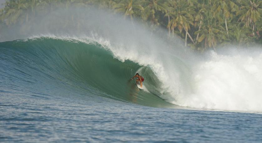 Lilys Nias Surf Camp