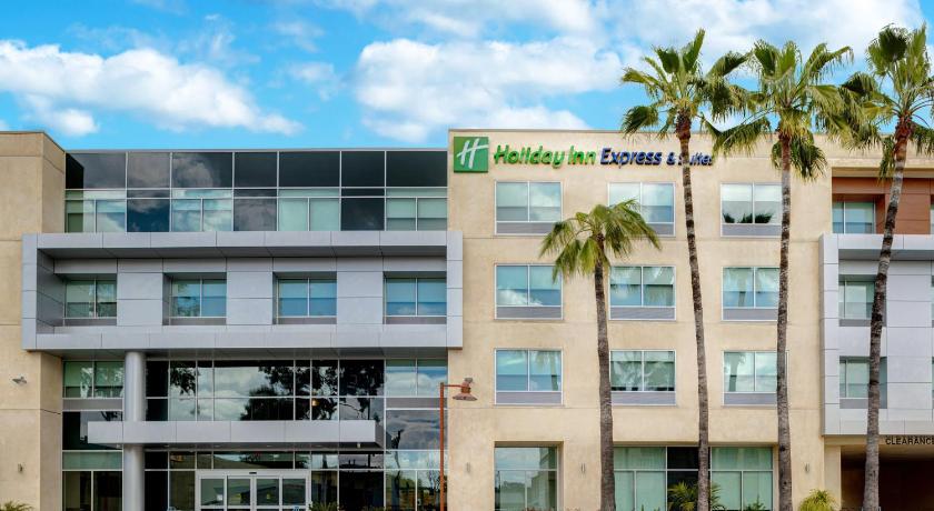 Holiday Inn Express and Suites Glendale Downtown By IHG