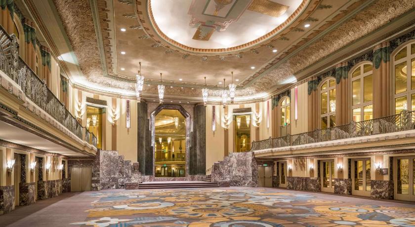 Hilton Cincinnati Netherland Plaza