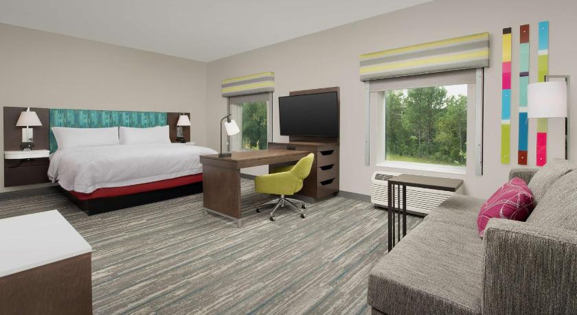 Hampton Inn & Suites Charlotte Airport Lake Pointe