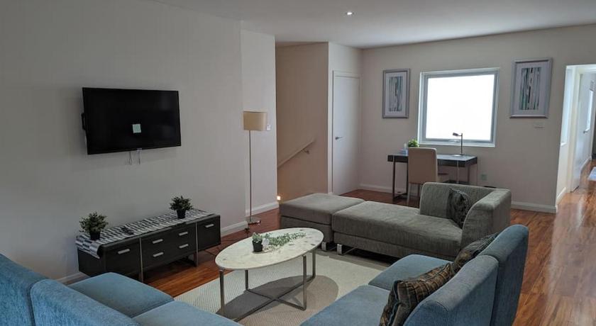 Spacious 2 bedroom apartment @Kingston Foreshore