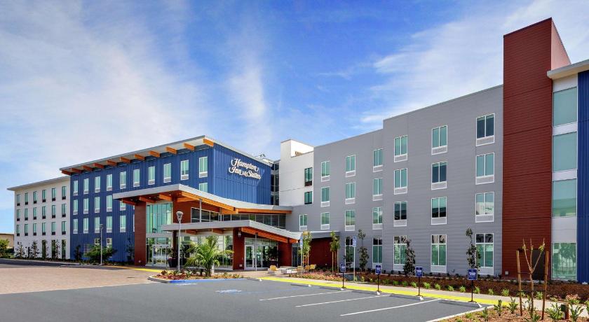 Hampton Inn & Suites San Diego Liberty Station