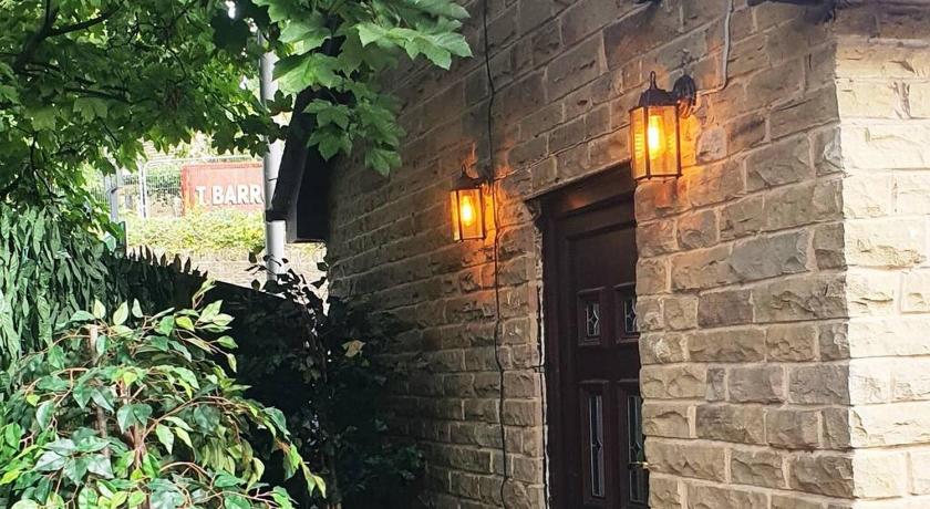Lister Park Bradford Stylish 1bed Coach House - Quiet & Tranquil Cottage & Parking