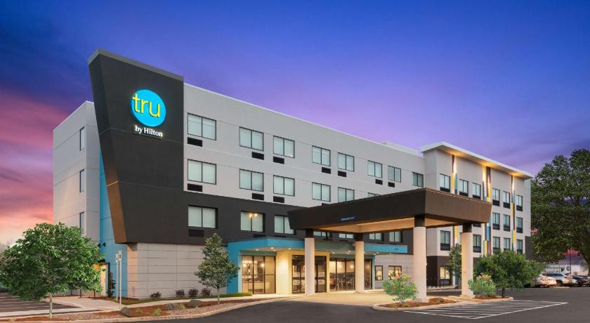 Tru by Hilton Portland Airport