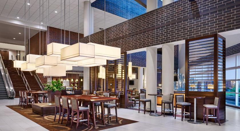 Sheraton Indianapolis Hotel at Keystone Crossing