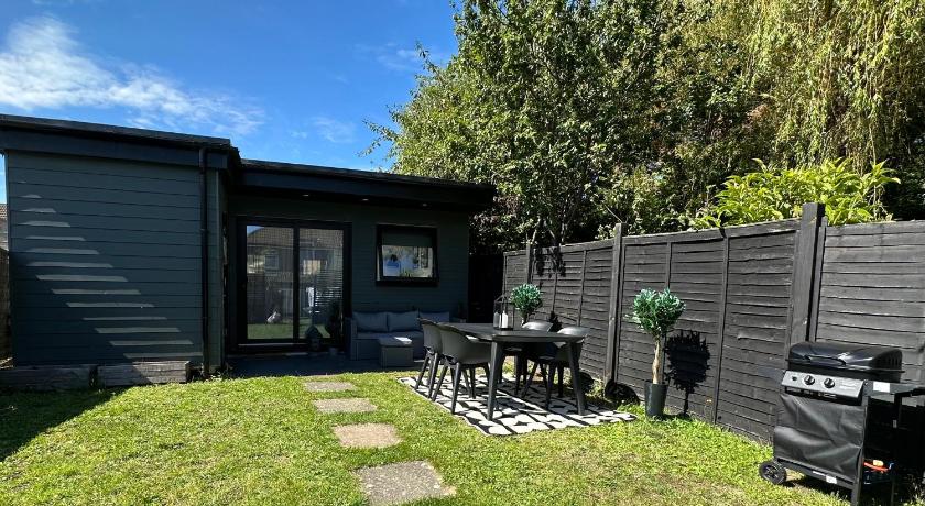 The garden studio 85