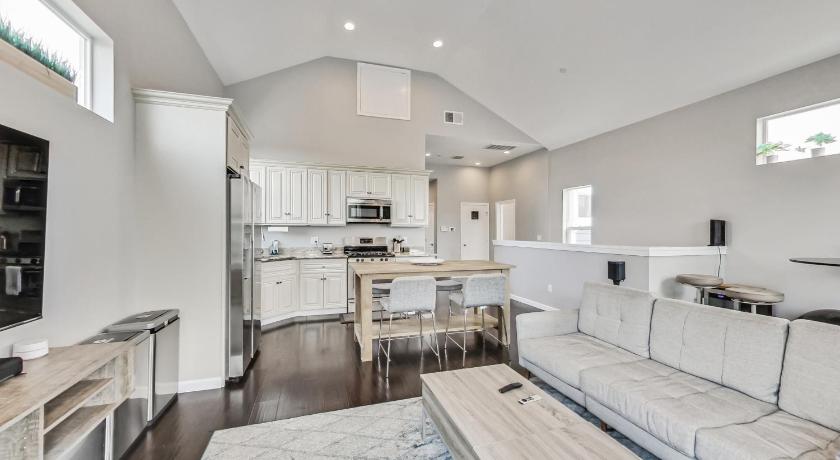 West Oakland 3br2ba Top Floor Flat Ideal For Bus