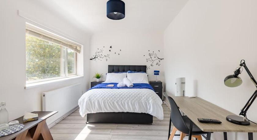 Birmingham Great Barr Property Near Junction 7 M6