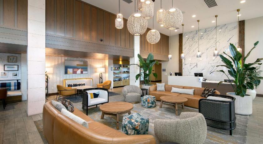 Inn at the Pier Pismo Beach, Curio Collection by Hilton
