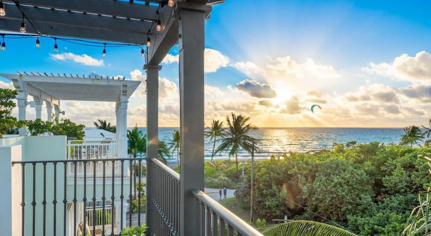 Oceanfront 4 Bedroom Villa with Pool Steps to the Beach!