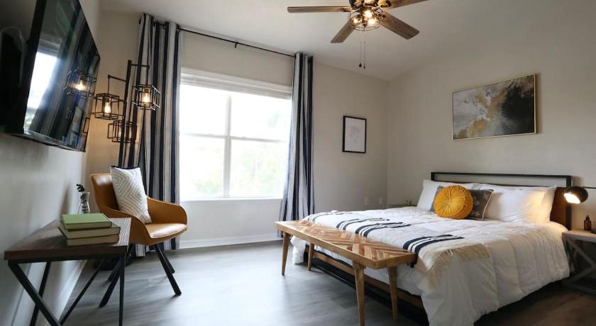 Renovated Modern Industrial Suite 2 BR Condo