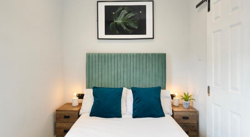 Cosy Modern Apartment With Free Parking