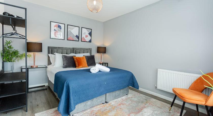 Free Parking 5 Minutes from City Centre