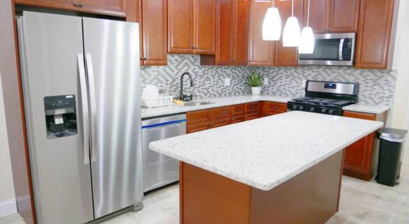 Newly Renovated Guest Rooms near Transportation