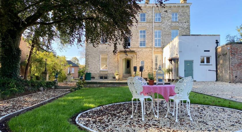 Railway House York by Chateau Anna