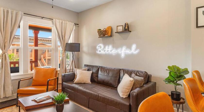 Modern condo in the heart of uptown Butte - Unit B