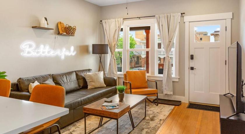 Modern condo in the heart of uptown Butte - Unit A