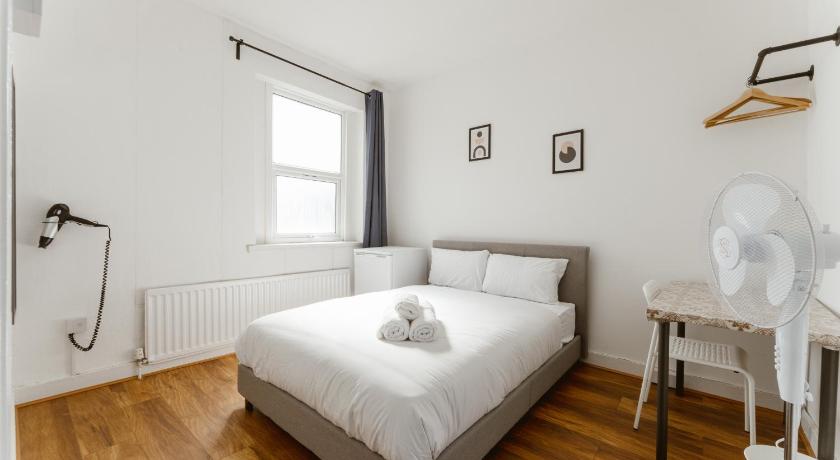 Leyton Comfy Double rooms -50