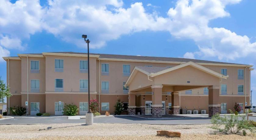 Quality Inn & Suites Carlsbad Caverns Area