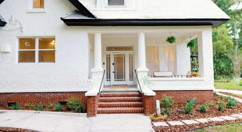 Newly Reno'd Historic Mansion 1 Mile to UF & DT