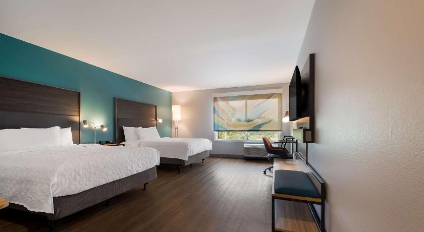 Tru by Hilton Novi Detroit