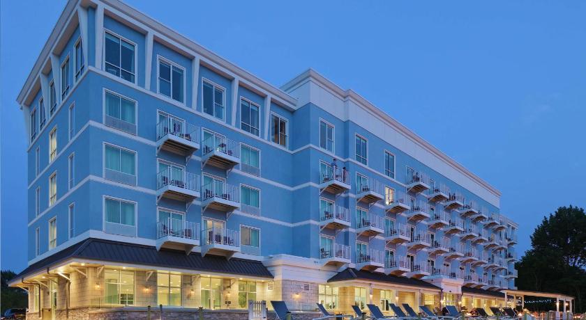 Hampton Inn & Suites Manistee Waterfront