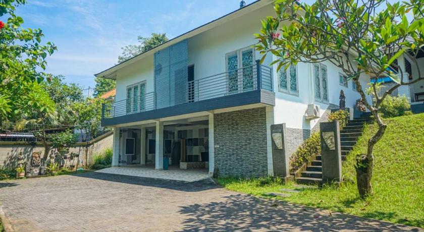 Araminth Private House