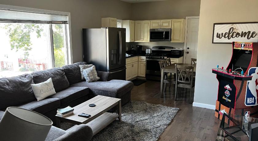Chelsea Condo’s