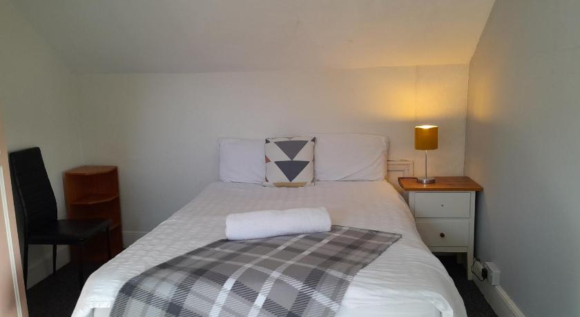 Budget Loft room, Shared guest house by University R10