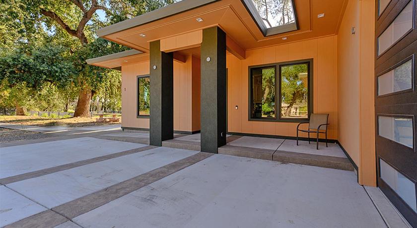 Three Bedroom River Access