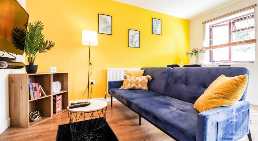 Spacious 1 bed flat-FREE Parking