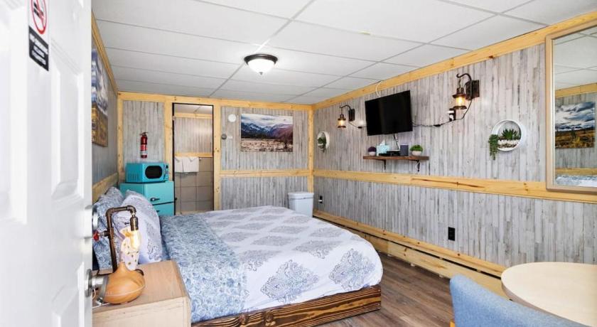 8 Private room in heart of Leadville dog friendly