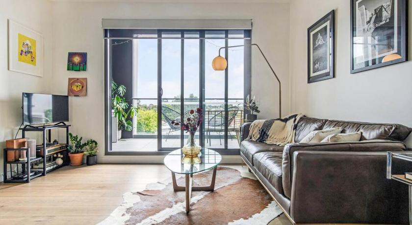 The Urban Sanctuary - Enviable Lifestyle on Lygon