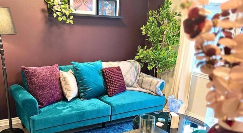 Damson Drive- Boutique Home
