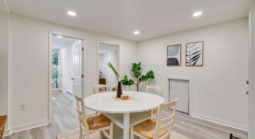 Luxurious 2BD family friendly, central