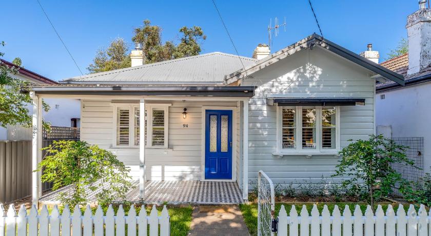 Johnno's Cottage - Prime Location - Sleeps 4