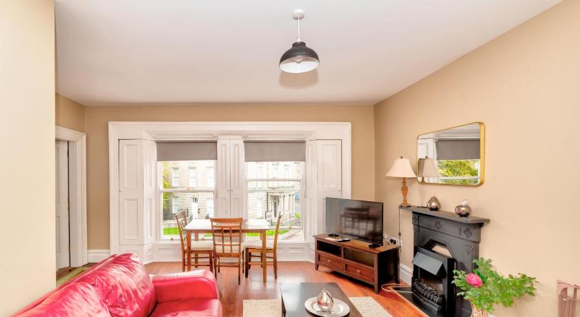 Flat 4, 2 Victoria Street