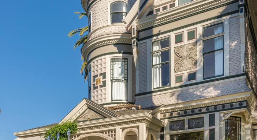 The George - Luxury Boutique Inn