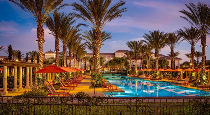 Luxury Irvine 2Bedrooms 2Bathrooms kitchen Pool apartment