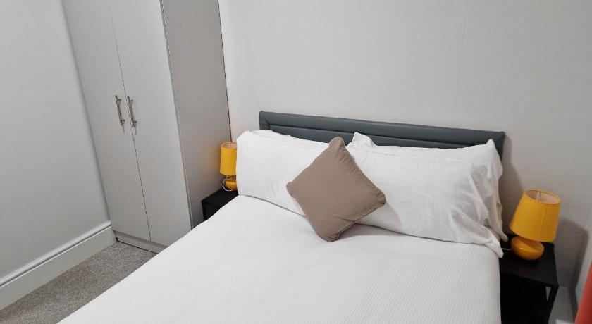 Birtley's Amethyst 3 bedroom Apt sleeps 6 Guest