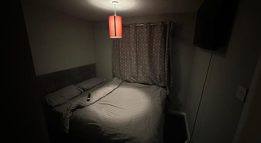 1 bedroom in 3bed house