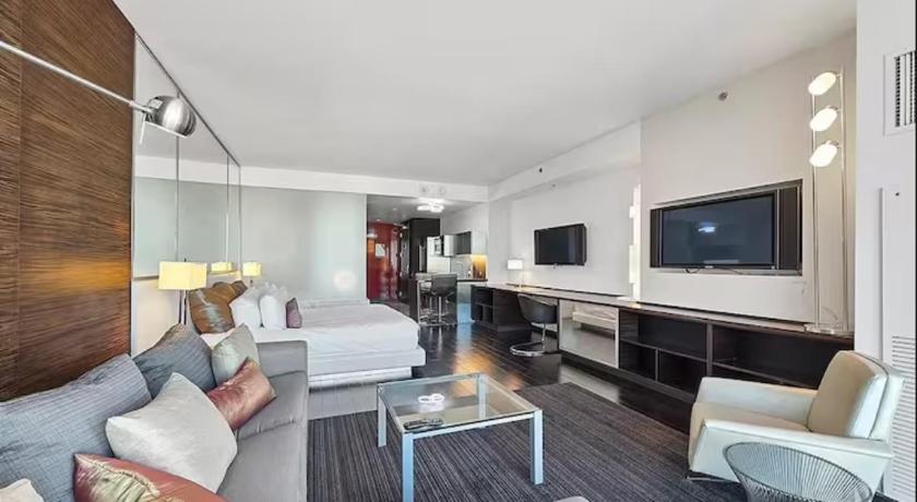 Luxury Hotel Suite With Private Strip View Balcony