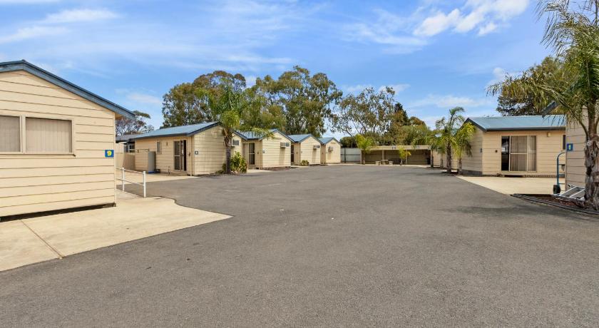 Costello Hotels - Moonta Bay Cabins