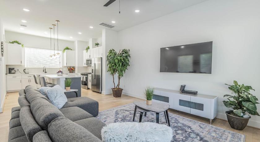 Dream suite in downtown