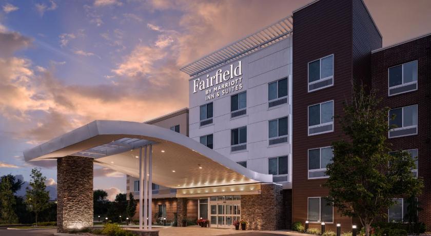 Fairfield Inn & Suites Cleveland Tiedeman Road