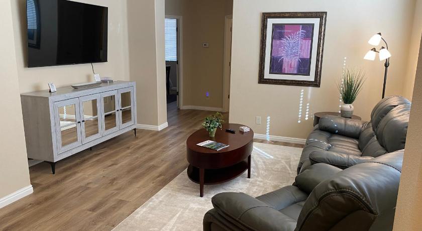 Luxurious Condo at the Springs by Cool Properties