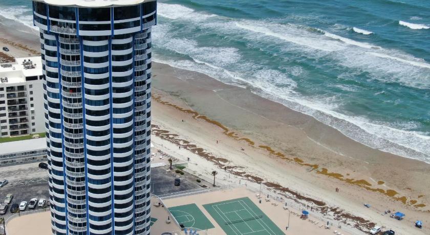 On the Beach-2/Br 2/Bath, 26th floor! Spectacular views of Ocean & River
