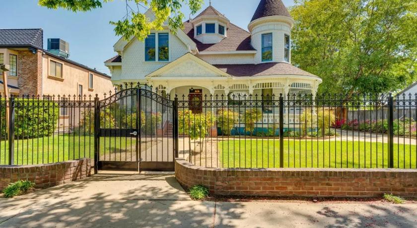 Lodi Hill House