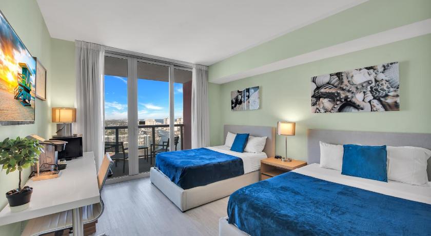 Water View Building With Pool - 5-Min Walk To The Beach - Cozy Studios